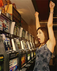 Playing Progressive Slot Machines - Hoping to Hit Huge Jackpot